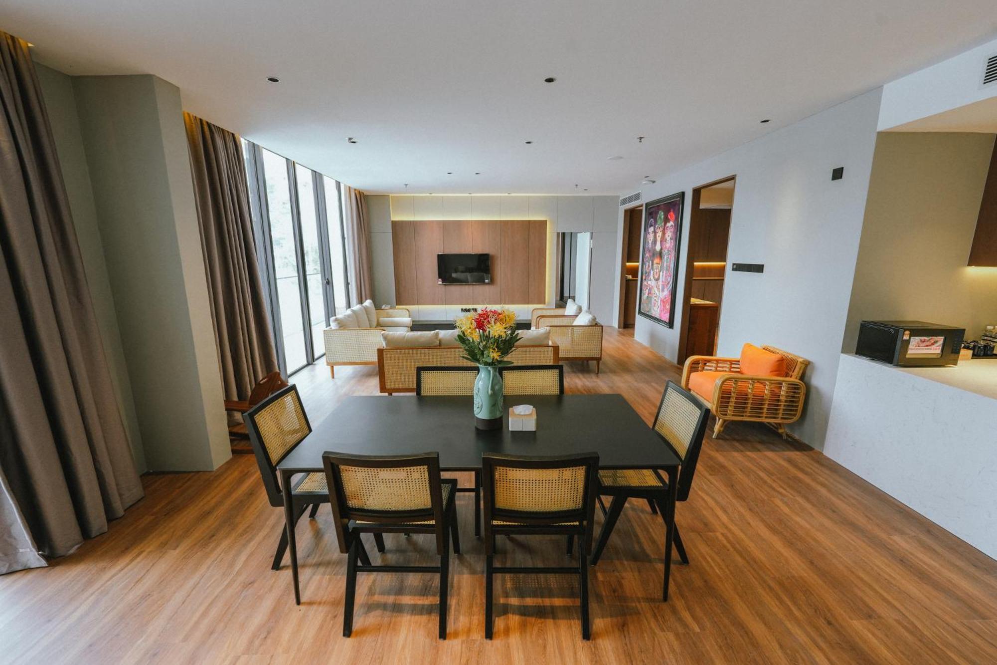 Roxy Beach Resort Sematan ภายนอก รูปภาพ